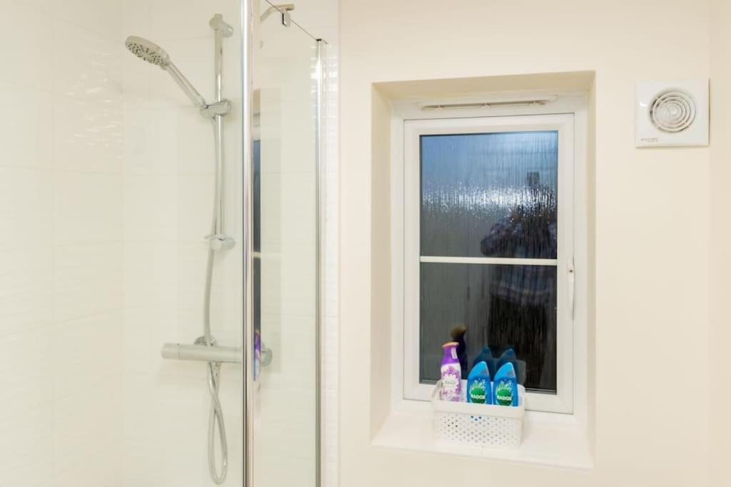 Cozy 3 Bed Sasha House In Beeston Nottingham Villa Buitenkant foto