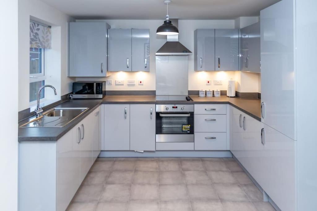 Cozy 3 Bed Sasha House In Beeston Nottingham Villa Buitenkant foto
