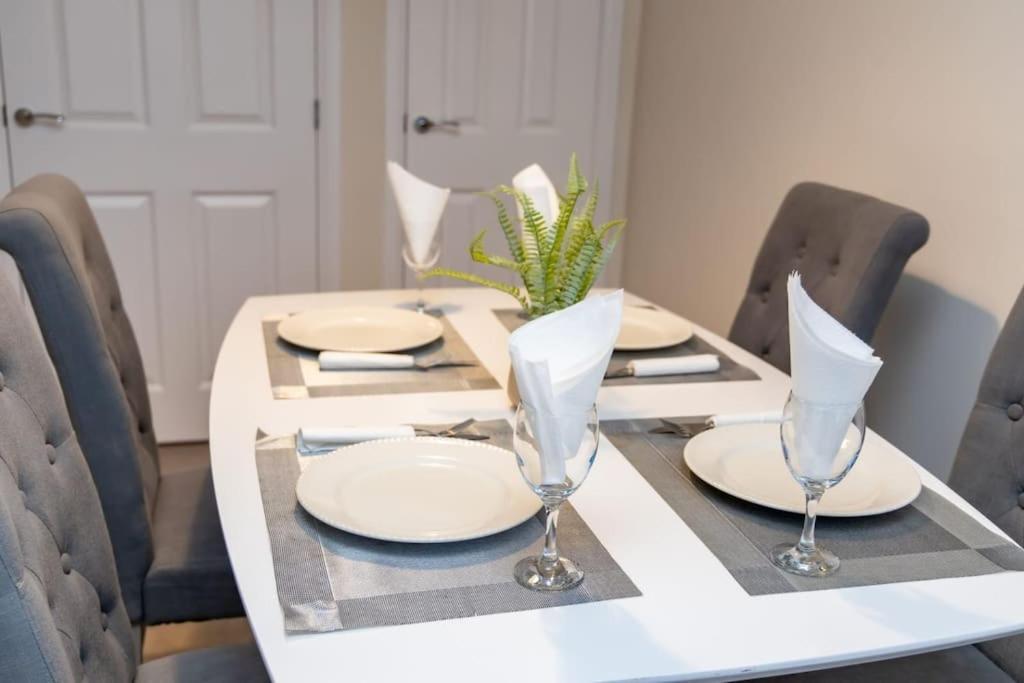 Cozy 3 Bed Sasha House In Beeston Nottingham Villa Buitenkant foto