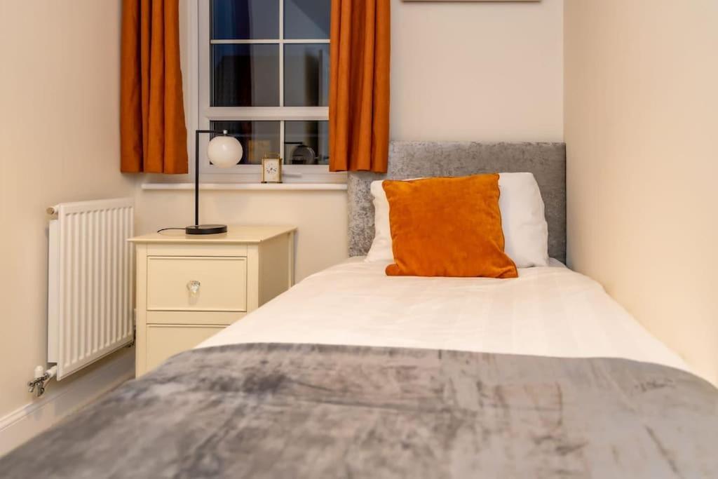 Cozy 3 Bed Sasha House In Beeston Nottingham Villa Buitenkant foto