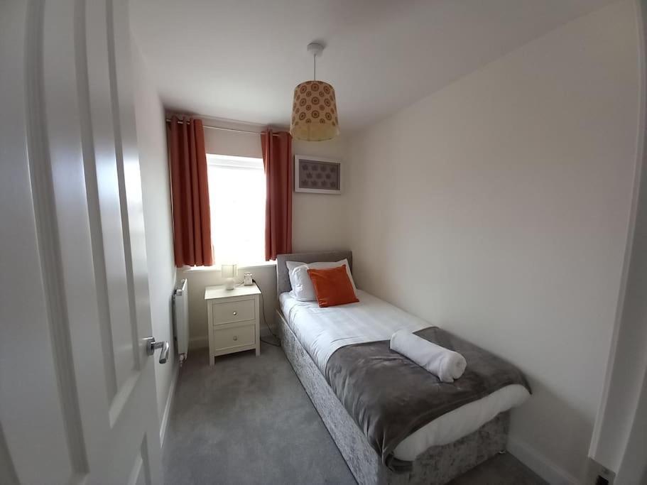 Cozy 3 Bed Sasha House In Beeston Nottingham Villa Buitenkant foto
